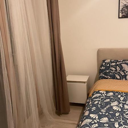 Appartement Cosy Et Bien Equipe Nanterre Bagian luar foto